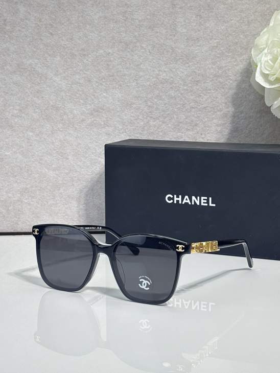 Picture of Chanel Sunglasses _SKUfw79760990fw